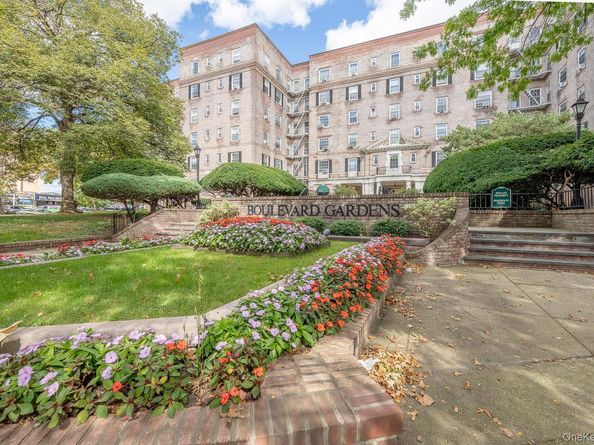 30-31 Hobart Street 6N, Woodside NY 11377