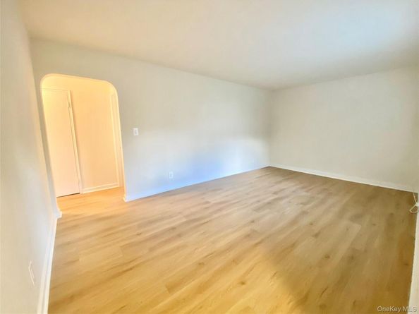 264-15 Langston Avenue 1st FL, Glen Oaks NY 11004