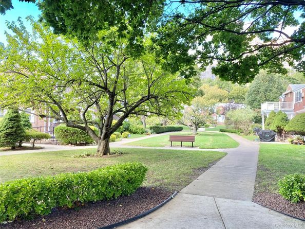 264-15 Langston Avenue 1st FL, Glen Oaks NY 11004