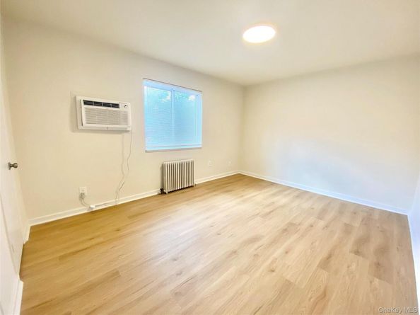 264-15 Langston Avenue 1st FL, Glen Oaks NY 11004