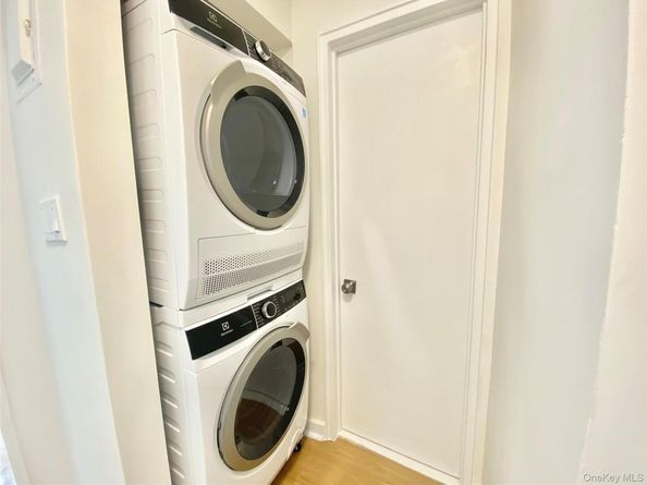 264-15 Langston Avenue 1st FL, Glen Oaks NY 11004