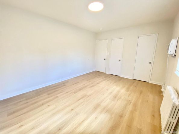 264-15 Langston Avenue 1st FL, Glen Oaks NY 11004