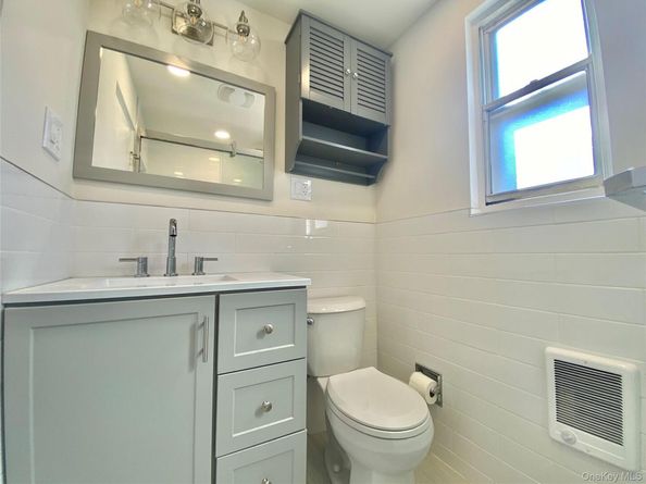 264-15 Langston Avenue 1st FL, Glen Oaks NY 11004