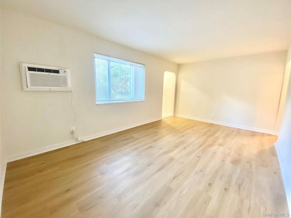 264-15 Langston Avenue 1st FL, Glen Oaks NY 11004