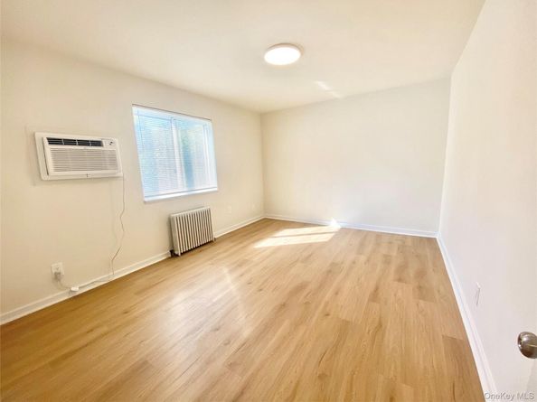 264-15 Langston Avenue 1st FL, Glen Oaks NY 11004