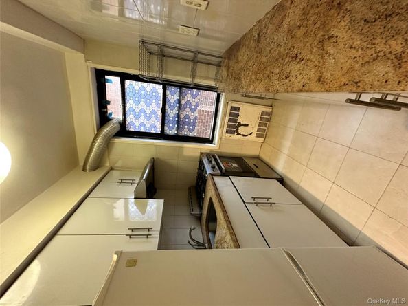 150-30 71 Avenue 5E, Kew Garden Hills NY 11367