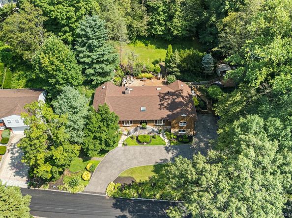 23 Medford Lane, Scarsdale NY 10583