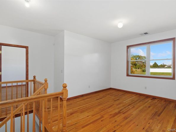 59 Mastro Road, Calverton NY 11933