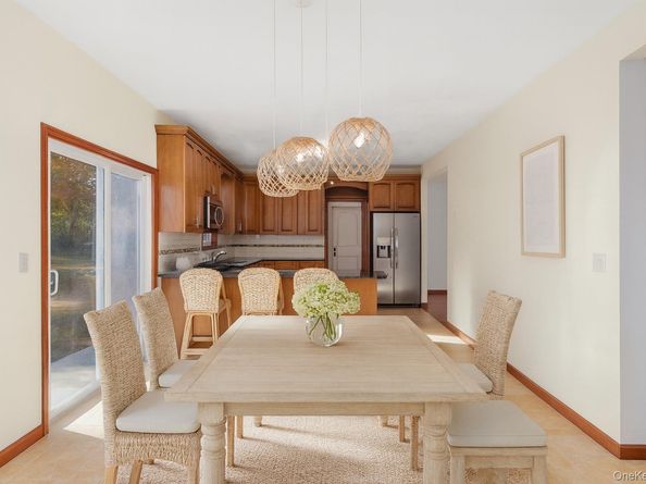 59 Mastro Road, Calverton NY 11933