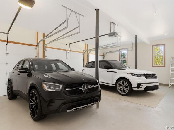 59 Mastro Road, Calverton NY 11933