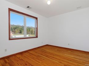 59 Mastro Road, Calverton NY 11933