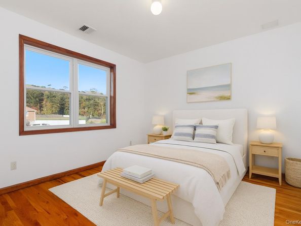 59 Mastro Road, Calverton NY 11933