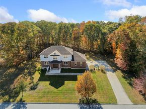 59 Mastro Road, Calverton NY 11933