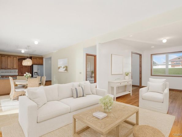 59 Mastro Road, Calverton NY 11933