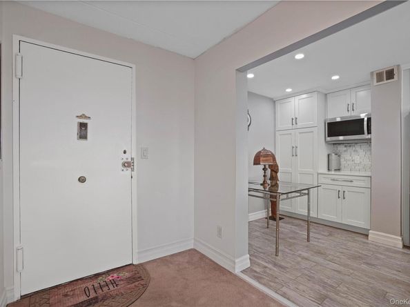 200 High Point Drive 513, Hartsdale NY 10530