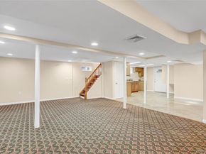 32 3rd Avenue, New Hyde Park NY 11040