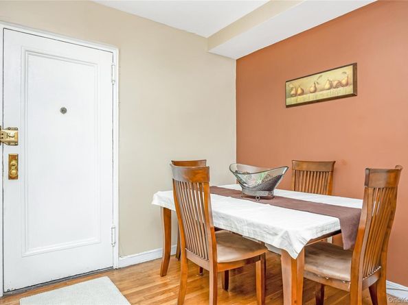 22 Mulford Place 2D, Hempstead NY 11550