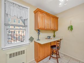 22 Mulford Place 2D, Hempstead NY 11550