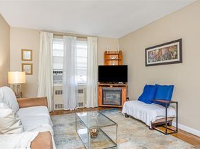 22 Mulford Place 2D, Hempstead NY 11550