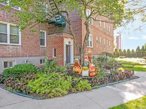 22 Mulford Place 2D, Hempstead NY 11550