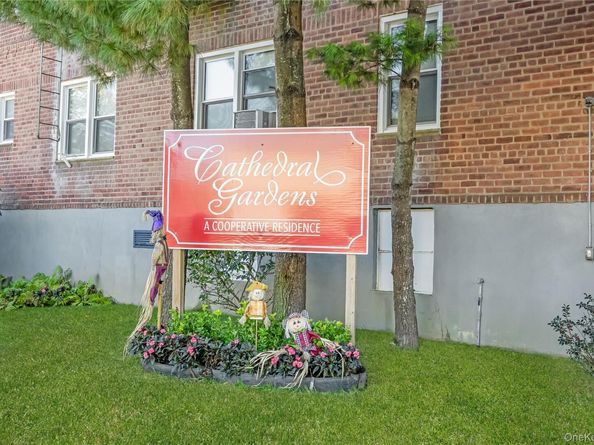 22 Mulford Place 2D, Hempstead NY 11550