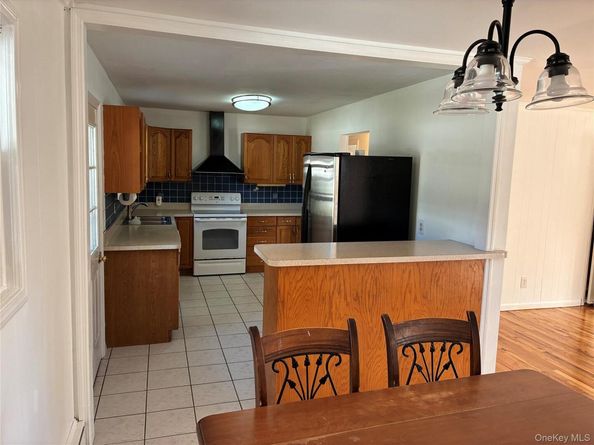 281 Fir Grove Road, Ronkonkoma NY 11779