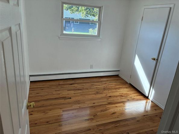 281 Fir Grove Road, Ronkonkoma NY 11779