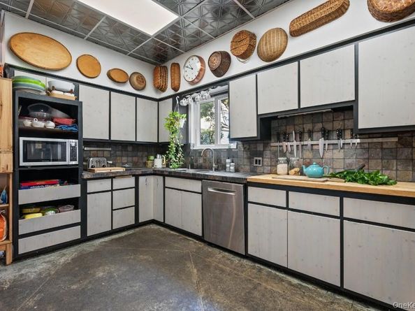 51 De Koven Court, Brooklyn NY 11230