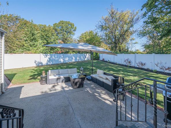 211 Gardner Avenue, Jericho NY 11753