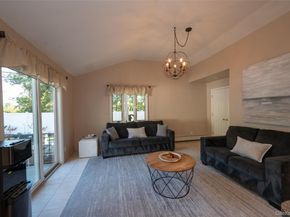 211 Gardner Avenue, Jericho NY 11753