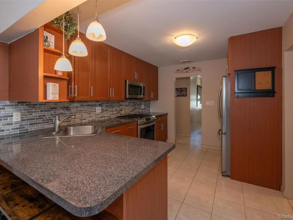 211 Gardner Avenue, Jericho NY 11753