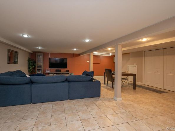211 Gardner Avenue, Jericho NY 11753