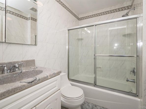 211 Gardner Avenue, Jericho NY 11753