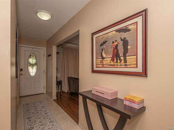 211 Gardner Avenue, Jericho NY 11753