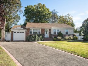 211 Gardner Avenue, Jericho NY 11753