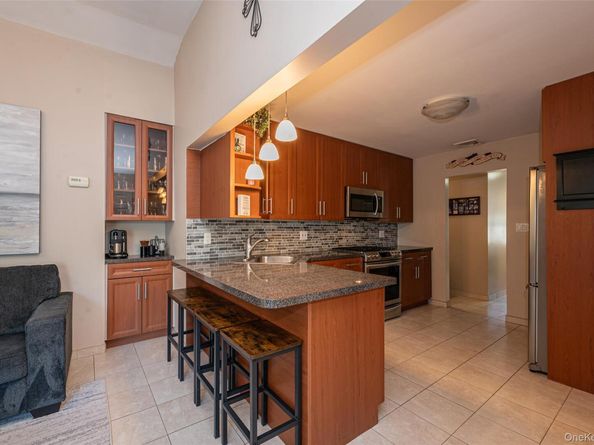 211 Gardner Avenue, Jericho NY 11753