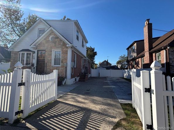 131-20 224th Street, Laurelton NY 11413