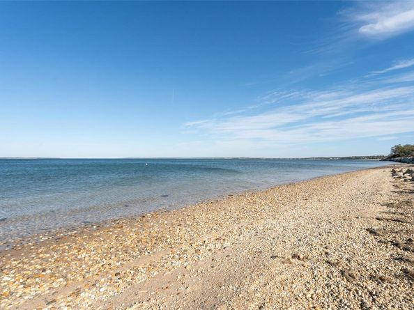 80 Washington Heights Avenue, Hampton Bays NY 11946