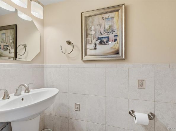 115 Beecher Avenue Extension, East Islip NY 11730
