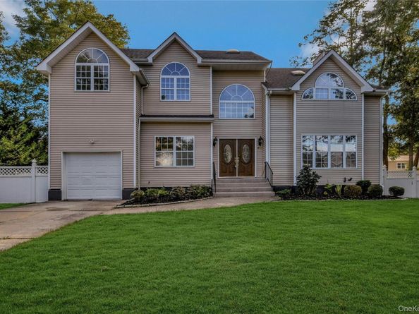 60 Delamere Street, Huntington NY 11743