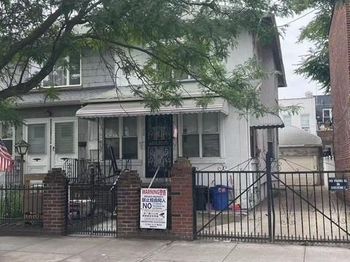 12 Bay 35 Street