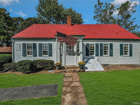 147 N Country Road, Mount Sinai NY 11766