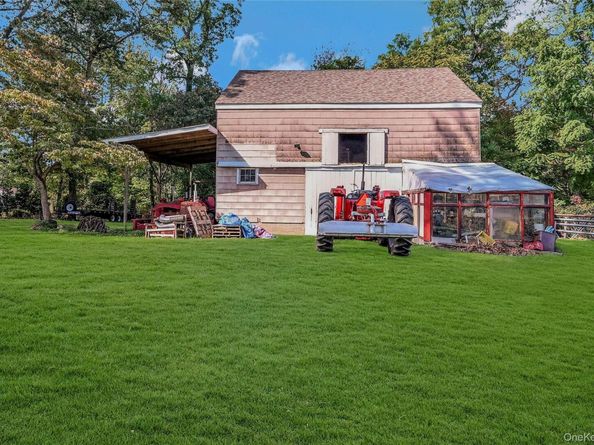 147 N Country Road, Mount Sinai NY 11766