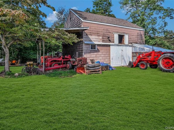 147 N Country Road, Mount Sinai NY 11766