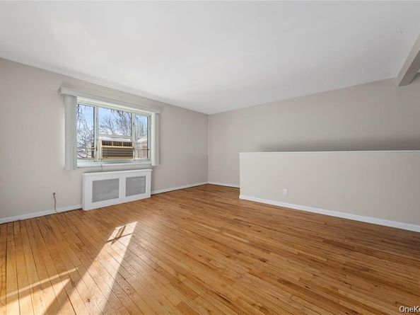 220-06 Stronghurst Avenue Upper, Queens Village NY 11427
