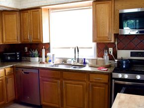 8 Elicar Terrace, Yonkers NY 10701
