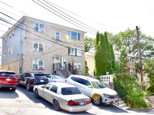 8 Elicar Terrace, Yonkers NY 10701