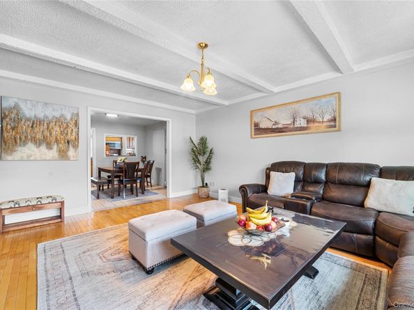8 Elicar Terrace, Yonkers NY 10701