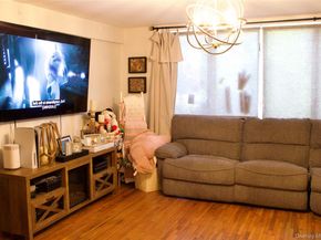 8 Elicar Terrace, Yonkers NY 10701