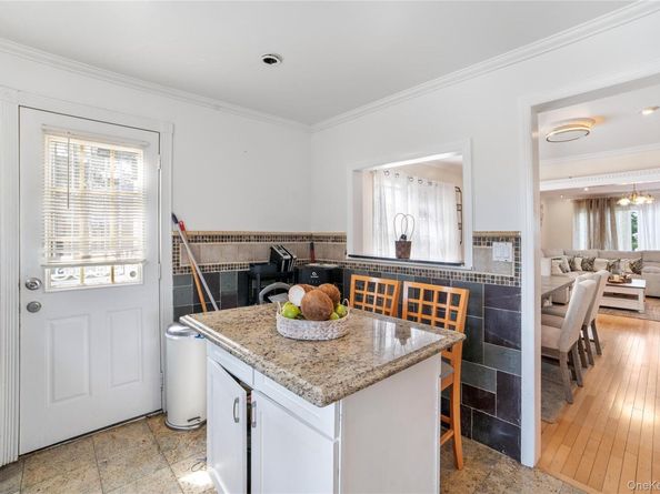 8 Elicar Terrace, Yonkers NY 10701